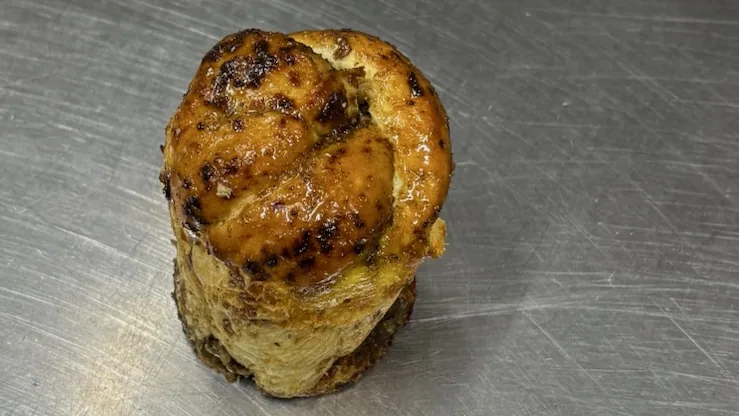 Testing Mushroom Cinnamon Bun from Niklas Ekstedt